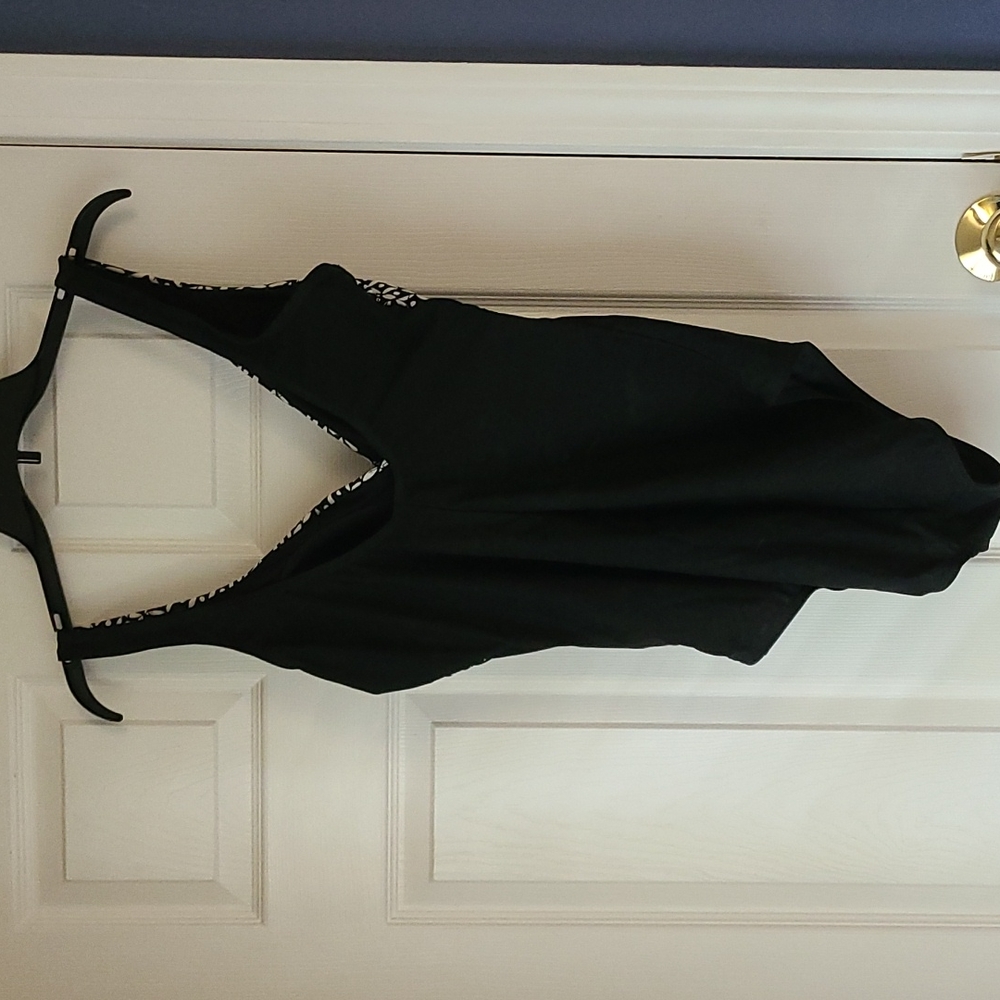 Swimsuit - Picture 2 of 4